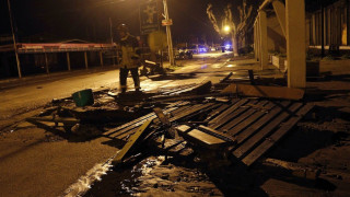 Мощен трус и цунами разтърсиха Чили