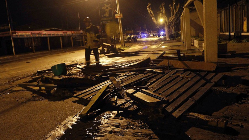 Мощен трус и цунами разтърсиха Чили | StandartNews.com
