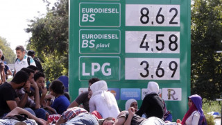 Хърватия е започнала да превозва мигранти до границата с Унгария