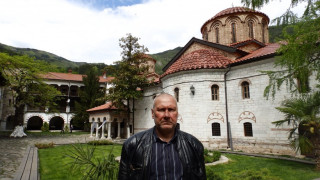 Григорий Бакуриани строи Бачковския манастир