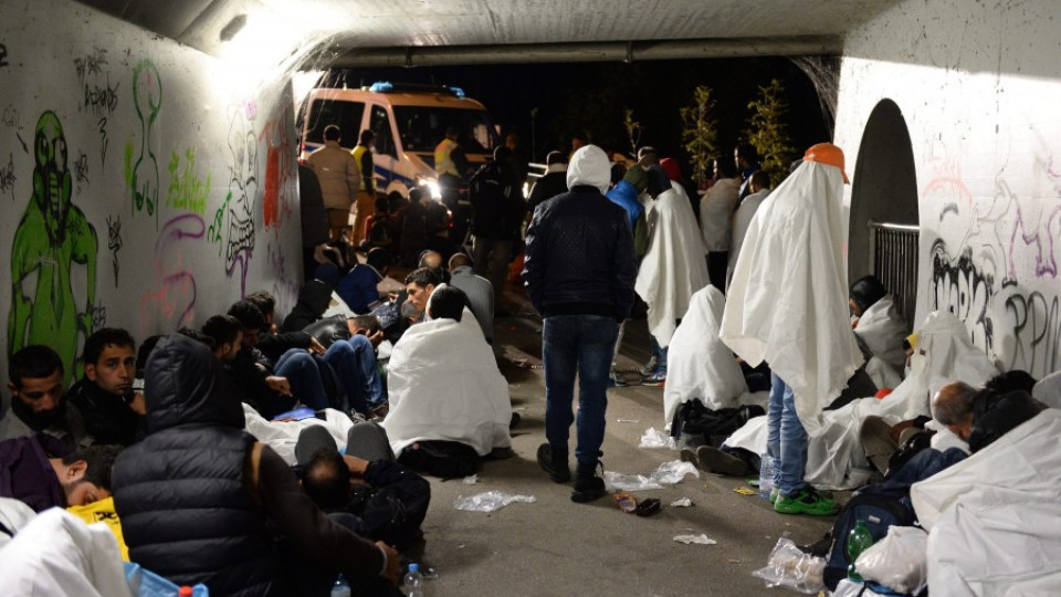 Берлин: ЕС да взима бежанци директно от кризисните точки | StandartNews.com
