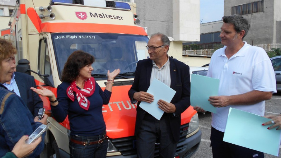 Баронеса дари линейка на онкоболница | StandartNews.com