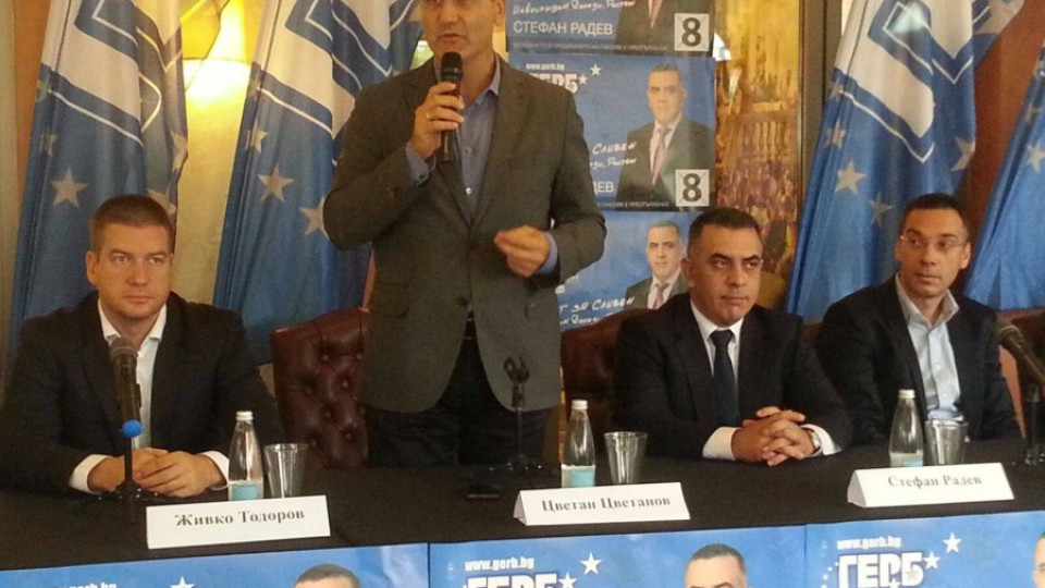 Цветан Цветанов в Сливен: Оставиха на ГЕРБ сметката от банкета | StandartNews.com