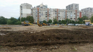 Усилено изграждат новия парк на ул. „Богомил" в район „Източен" в Пловдив
