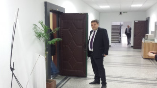 Мосинов на откриването на Европейски клуб към Търговска гимназия Бургас