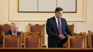 Ненчев: Финализираме договора за изтребителите до дни