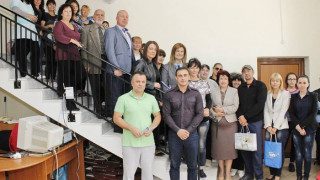 Вяра Церовска от ГЕРБ се срещна с работещите в шивашка фирма в Перник