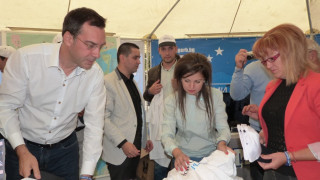 ГЕРБ откри предизборната си шатра в Бургас