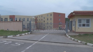 Бегълците заливат Темида с молби