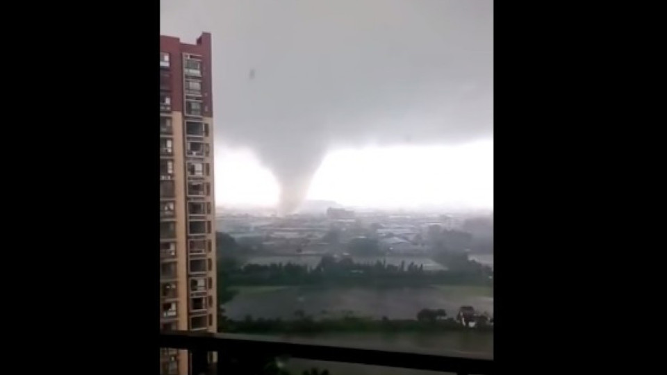 Торнадо премина през Южен Китай (ВИДЕО) | StandartNews.com