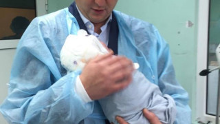 Проплака първото предизборно бебе на Варна