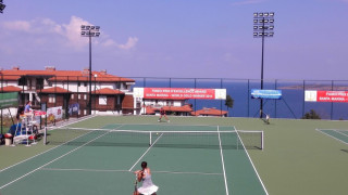 Аршинкова и Ванева бият на "Santa Marina Open"