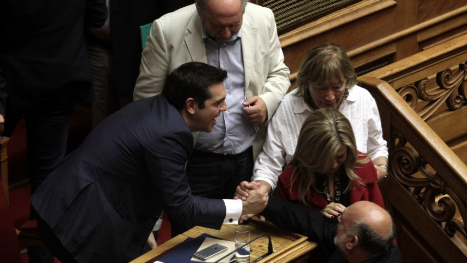 Гръцкият парламент гласува доверие на Ципрас | StandartNews.com