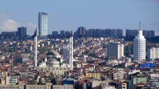Взривове разтърсиха центъра на Анкара, има жертви 