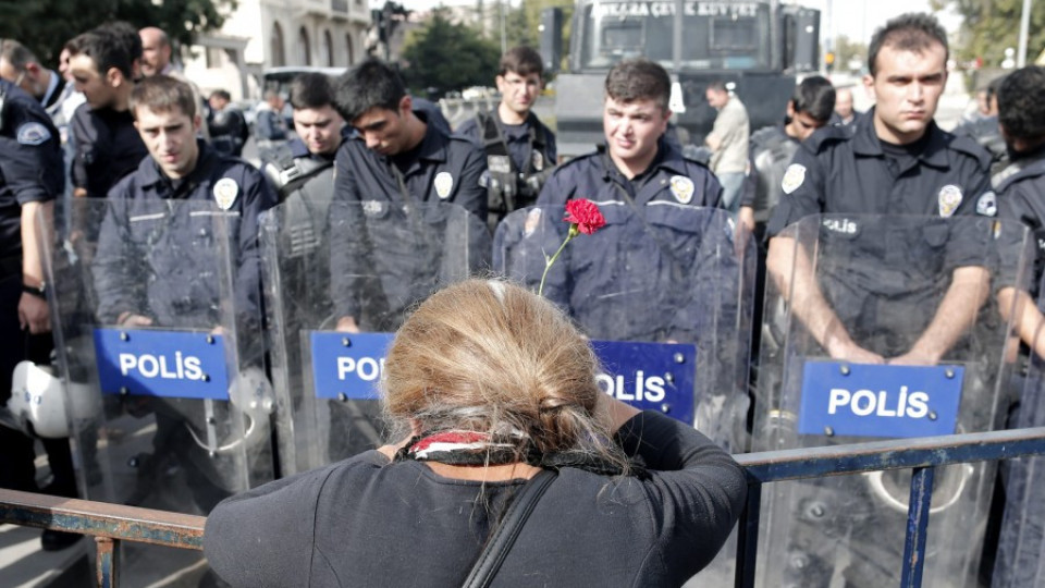Турция забрани новините относно атентата в Анкара | StandartNews.com