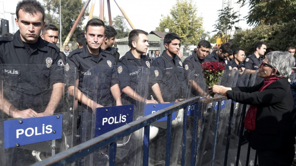 Гняв и протести след атентата в Анкара (ОБЗОР) | StandartNews.com
