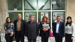 Йотова: България “блести” с липсата на политика относно бежанците