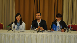 Мария Габриел: Сандански може да развие потенциала си чрез Кирил Котев и ГЕРБ