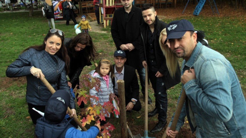 Андрей Георгиев засади дръвчета в Южния парк | StandartNews.com