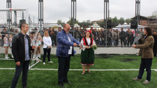 Инж. Серьожа Лазаров откри новия стадион на Лесичово