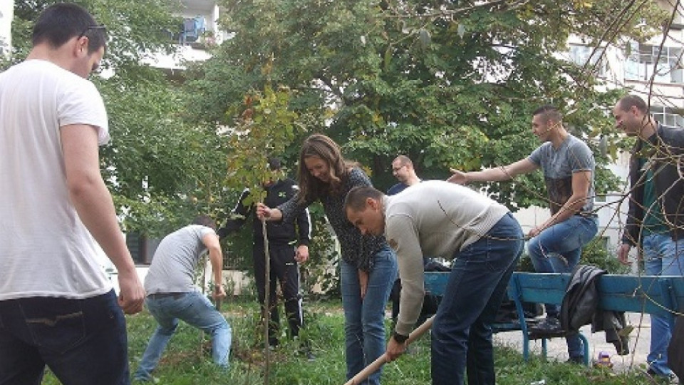 Димитър Дилчев: Засадихме 448 нови дървета в Студентски град | StandartNews.com
