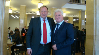 Миков и Станишев подкрепиха румънските социалдемократи