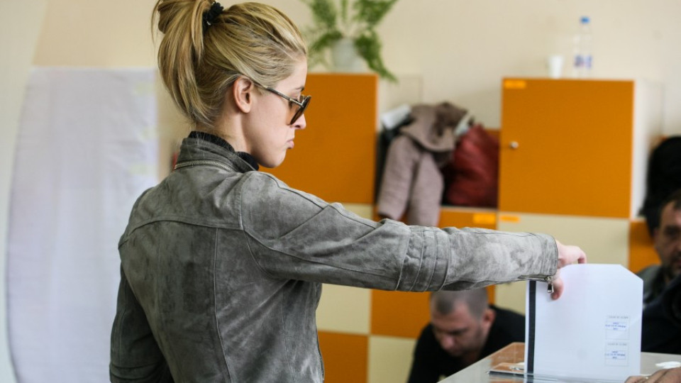 Пет бюлетини на вота | StandartNews.com