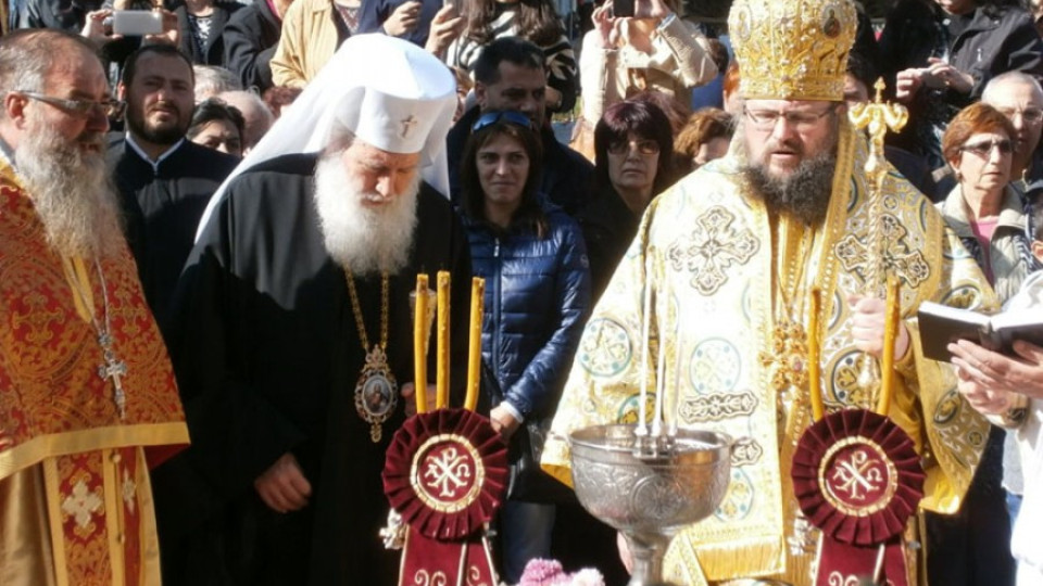 Патриархът на празнична литургия в Дупница | StandartNews.com