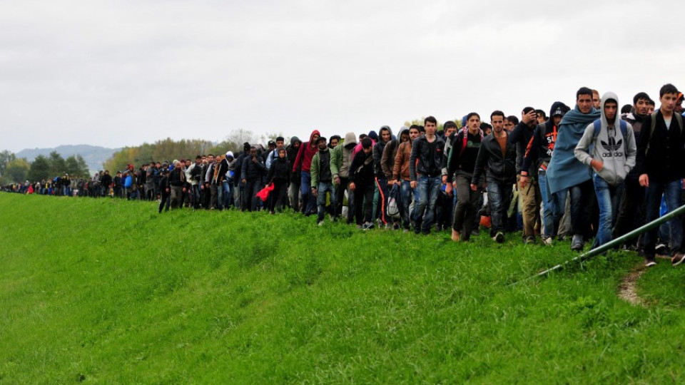 Напрежение на Балканите заради блокирани имигранти | StandartNews.com