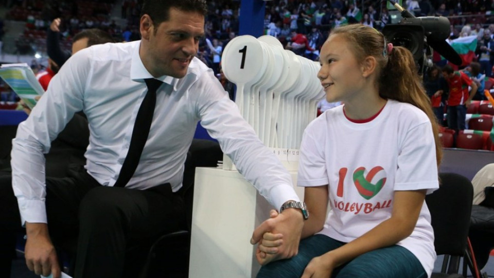 И волейболистка в щаба на Константинов | StandartNews.com