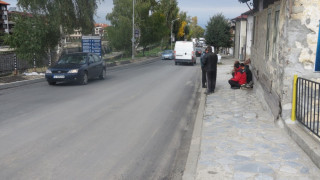 Асфалтирането на улици в Банско е на финала
