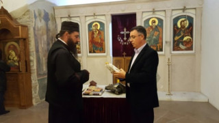 Хасан Азис дари религиозни храмове в община Кърджали