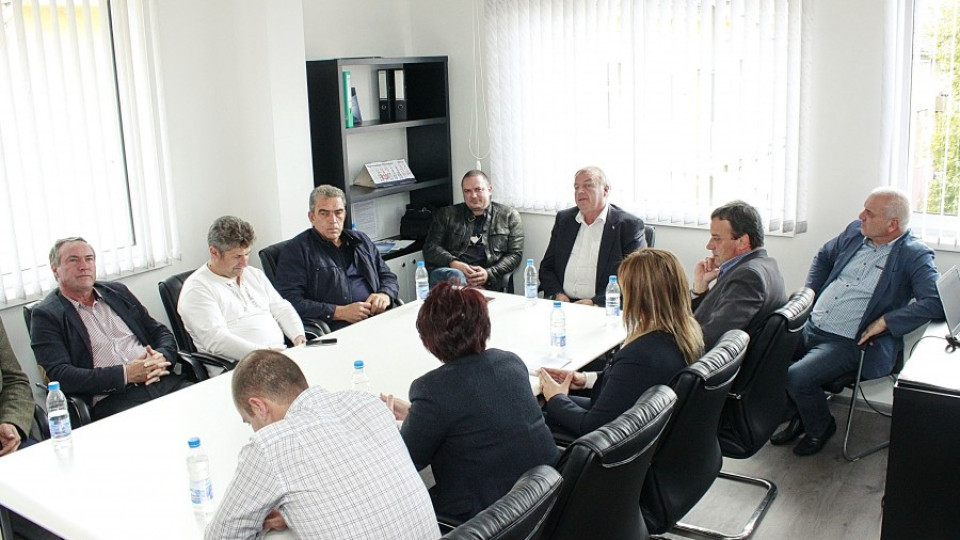 Вяра Церовска се срещна с представители на КРИБ – Перник | StandartNews.com