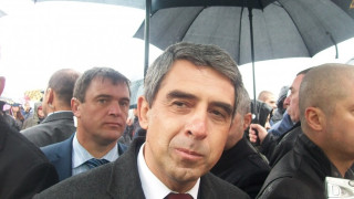 Плевнелиев: Партиите неглижираха референдума