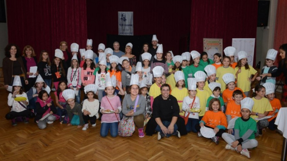 Над 100 деца и родители отбелязаха Международния ден на готвача | StandartNews.com