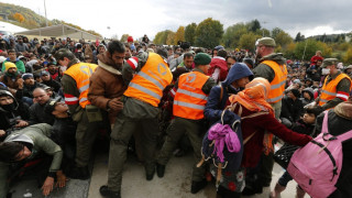 Апокалипсис сега: 13 000 нахлуват в Словения (ВИДЕО)