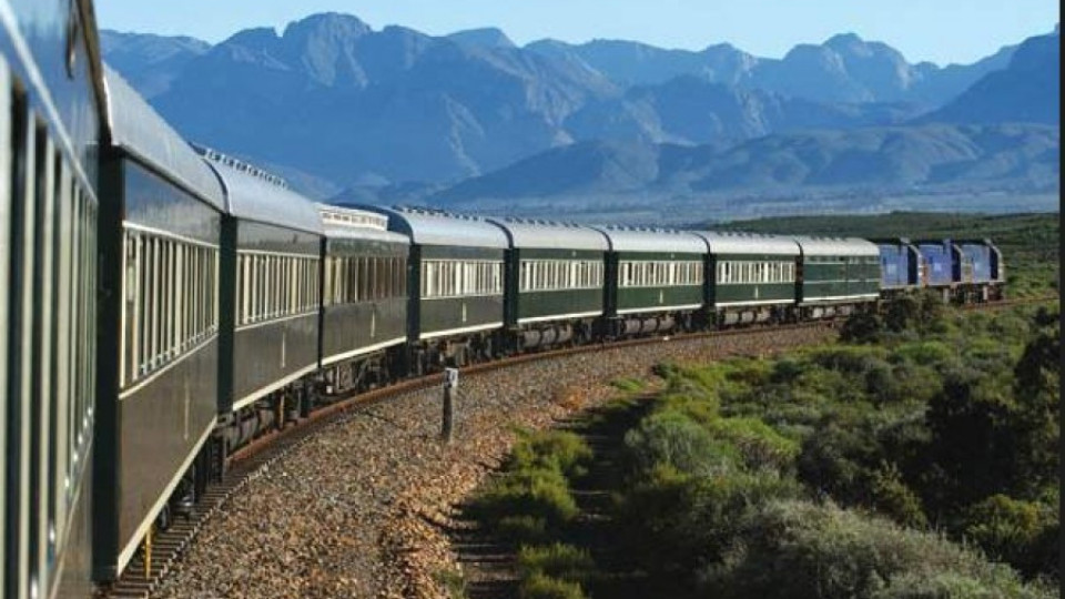 Пътници скачат в движение от влак в ЮАР | StandartNews.com