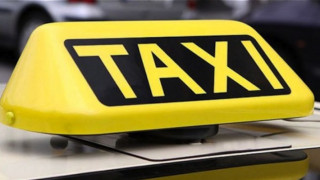 Съдът остави таксиметровия шофьор, нападнал полицай, в ареста