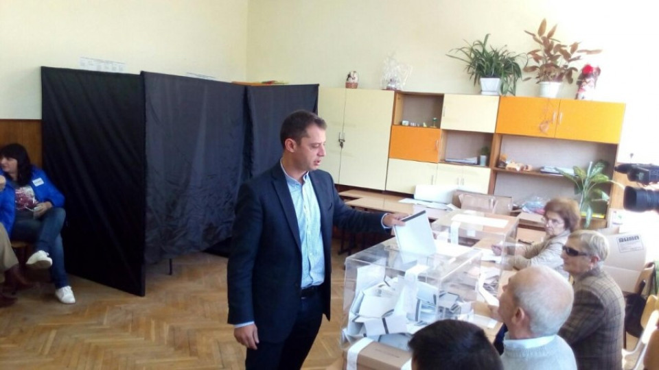 Делян Добрев: Гласувах за промяна, за по-доброто бъдеще на Хасково | StandartNews.com
