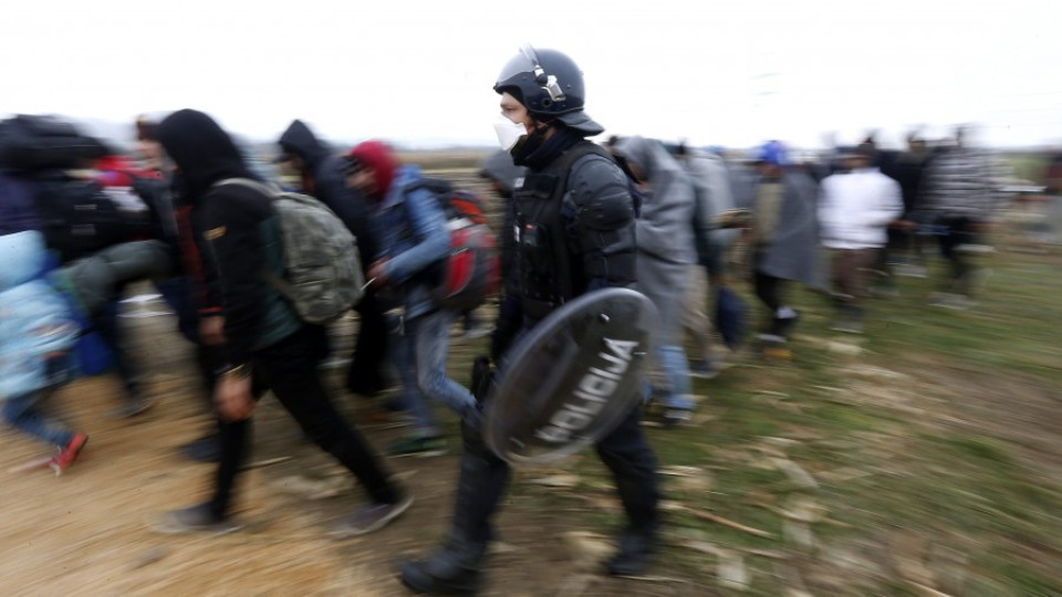 DW: ЕС изпраща 400 граничари на Балканите | StandartNews.com