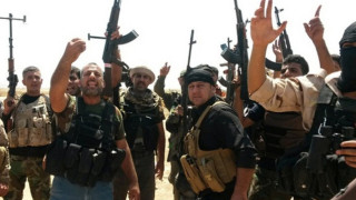 ИД взриви трима, вързани към колони в Палмира