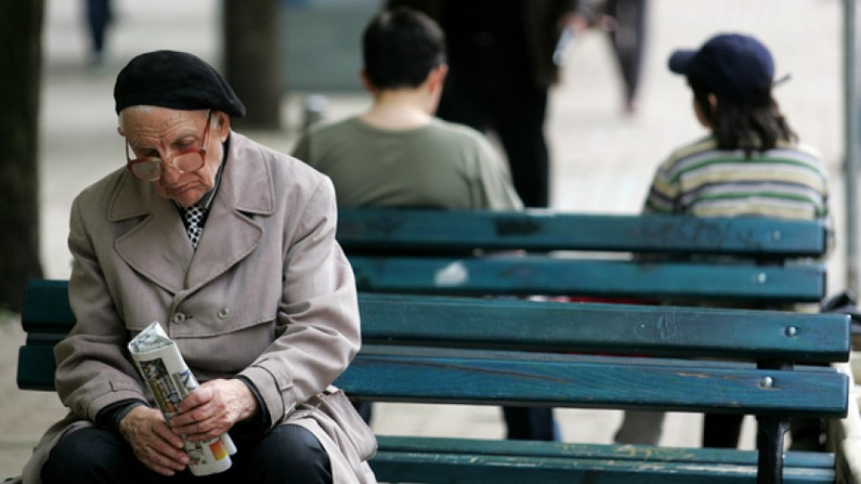 Демографският срив ще остави българите бедни за години напред | StandartNews.com