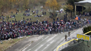 Мигранти в Швеция отказаха да слязат от автобусите