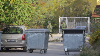 Снаряд е заседнал в сграда, сапьори следят за взрив