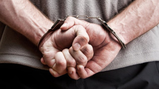 Петима в ареста заради канабис