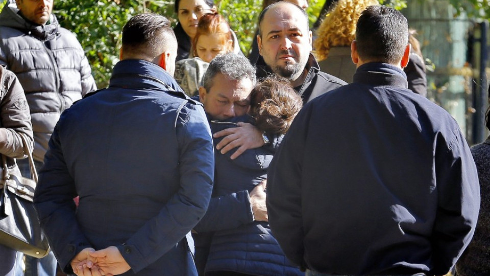 Още смърт след ада в Букурещ, мъж се жертвал за приятели | StandartNews.com