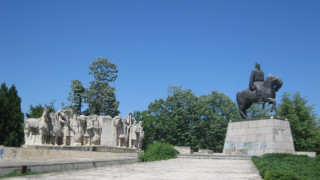 ДПС изгуби две крепости