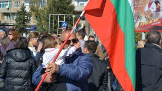 Над 100 униформени блокираха кръговото на автогарата в Кърджали. 
