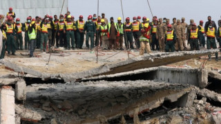 Срутване на завод в Пакистан взе жертви