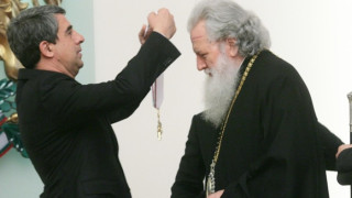 Президентът връчи орден "Стара планина" на патриарха